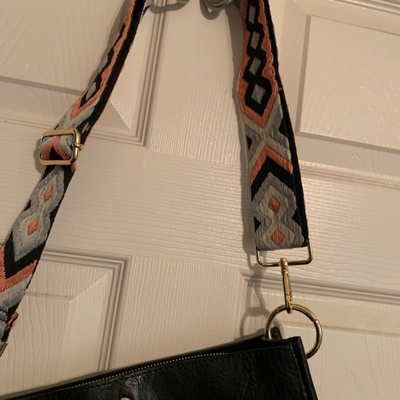 Ahdorned New Black crossbody/ shoulder bag with 3 Straps 🌺 faux leather - Picture 6 of 11